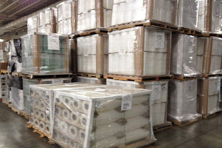 gia mang pe quan pallet